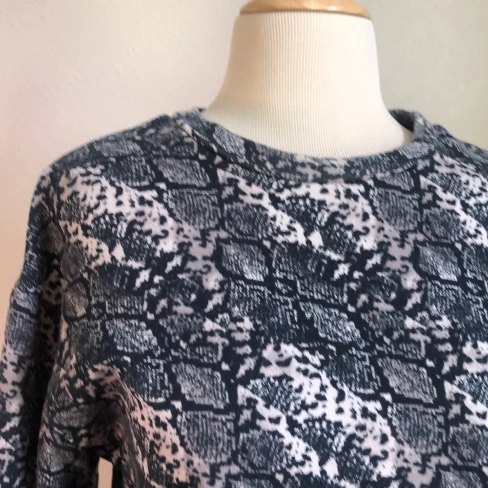 ZARA Women's Small Black Snakeskin Print‎ Long Sleeve Crop Top Cozy Comfy